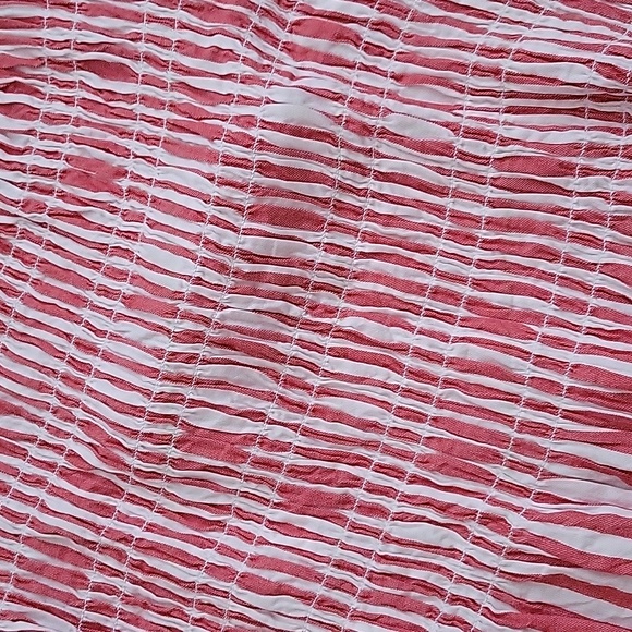 ! NWOT Ann Taylor top - Picture 3 of 3